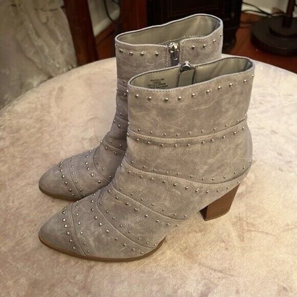 *Hippie Laundry* MADDA Sz 9 Grey Studded Ankle Booties EUC!! - Picture 2 of 9